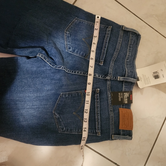 NWT Levi high rise straight jeans - Picture 9 of 10